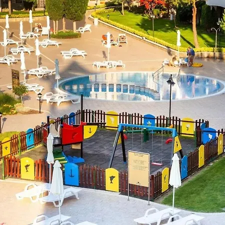 Bella - 3 Pools, 2 Bedrooms & 2 Bathrooms Daire Sunny Beach