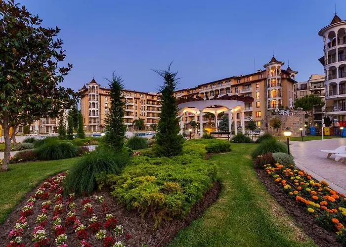 Bella - 3 Pools, 2 Bedrooms & 2 Bathrooms