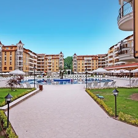 Bella - 3 Pools, 2 Bedrooms & 2 Bathrooms *