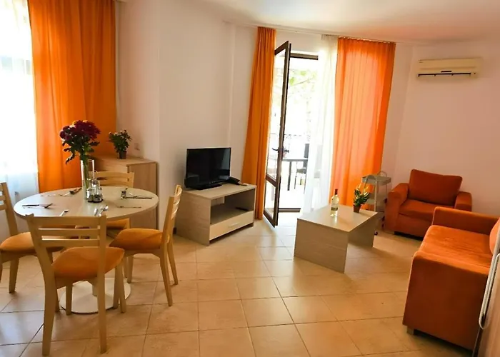 Apartment Bella - 3 Pools, 2 Bedrooms & 2 Bathrooms *