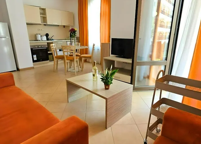 Bella - 3 Pools, 2 Bedrooms & 2 Bathrooms *