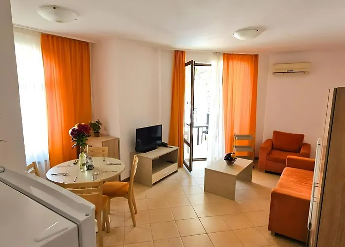 Apartment Bella - 3 Pools, 2 Bedrooms & 2 Bathrooms